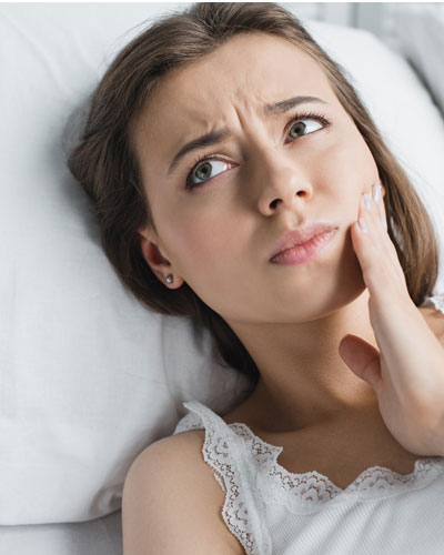 Sưng má, khó há miệng, đau khi nhai